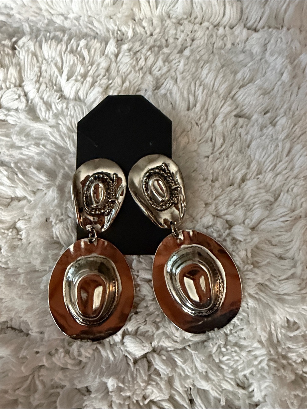 Silver-Tone Cowboy Hat Statement Drop Earrings - Elegant Women's Jewelry - Picture 3 of 3